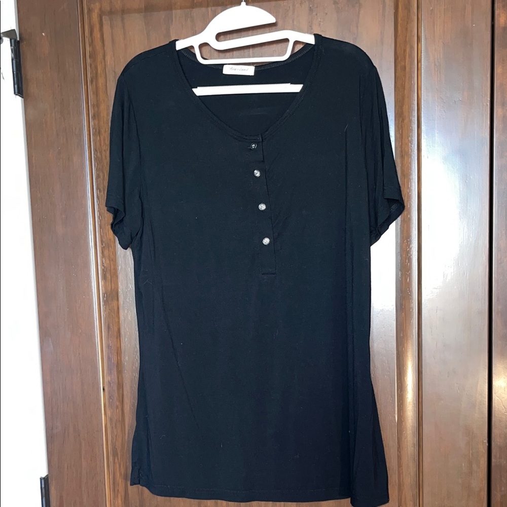 Bearsland Classic Black Buttoned Short Sleeve Top